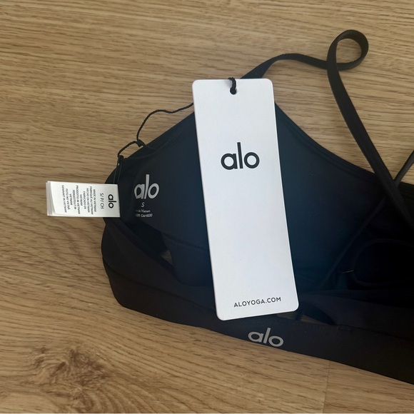 Alo Yoga Airlift Intrigue Bra in Black Size S - Picture 3 of 5